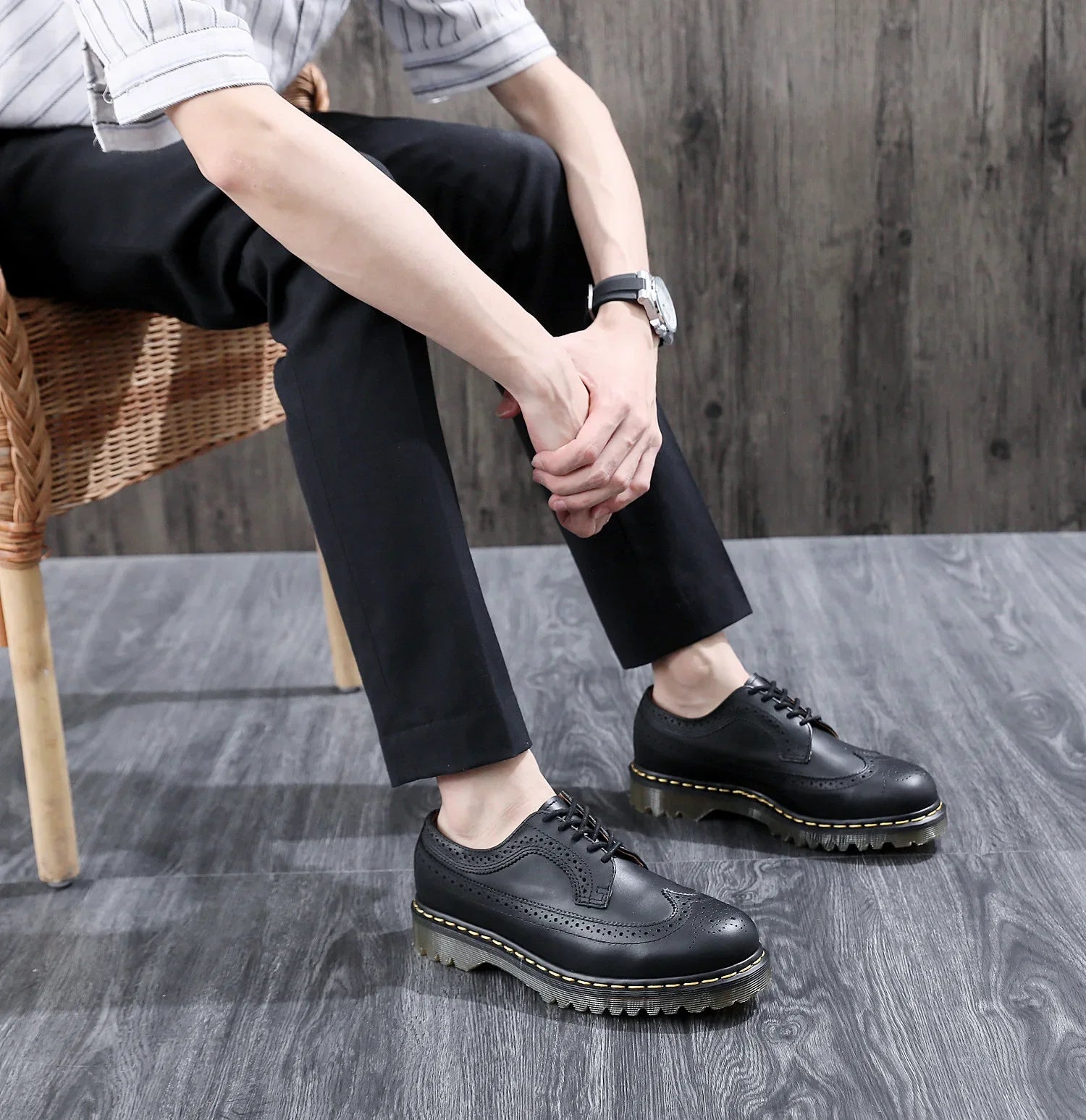 Hot Selling Men Casual Shoes High-quality Classic Business Formal Shoes Wedding Party Office Leather Shoes Big Sizes 35-46