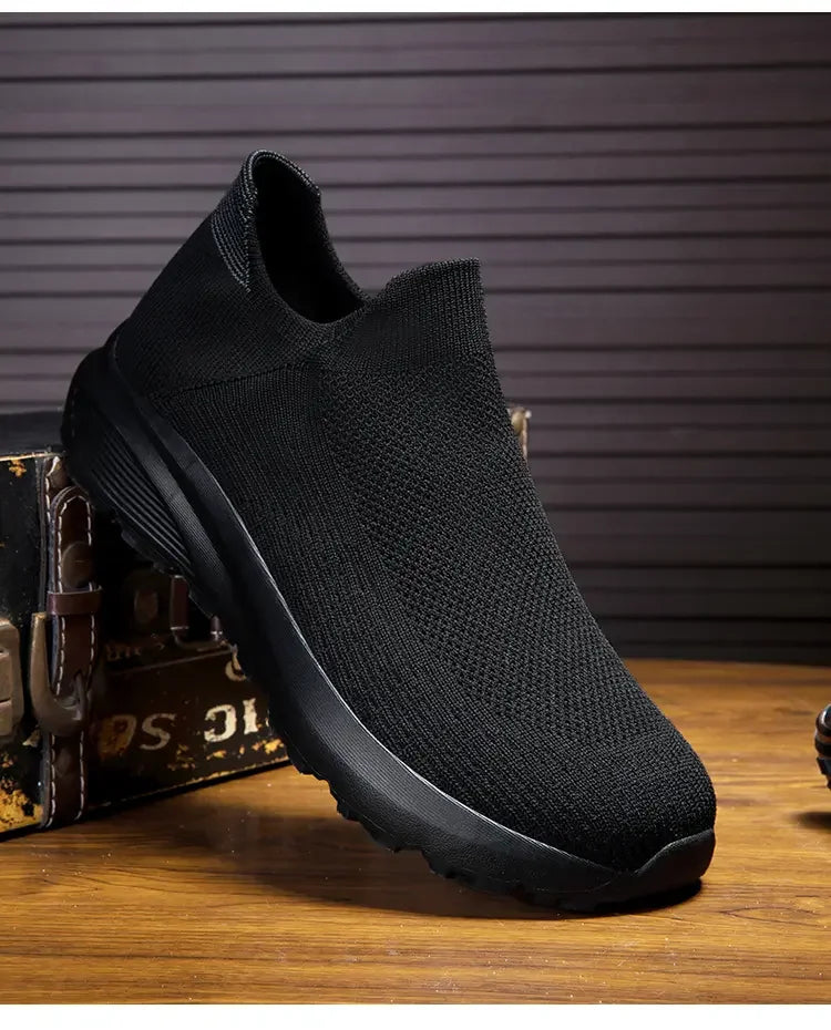 Outdoor Anti Slip Walking Men Shoes Summer Casual Sports Shoes Fashionable and Breathable Tennis Shoes Wide Foot Socks  Sneakers