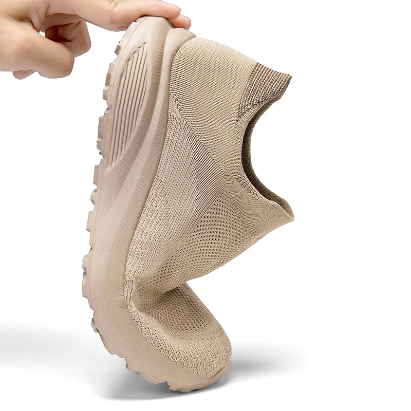 Outdoor Anti Slip Walking Men Shoes Summer Casual Sports Shoes Fashionable and Breathable Tennis Shoes Wide Foot Socks  Sneakers