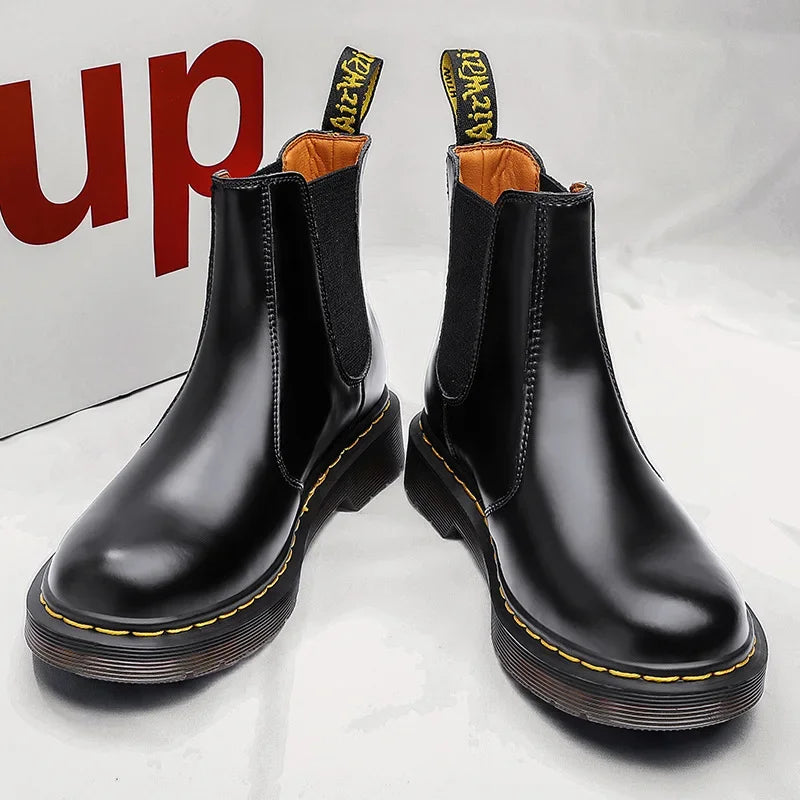 Leather Chelsea Boots Unisex round Toe Biker Style Short Boots Couples Matching Flat Bottom Rubber Sole Spring Autumn Wear