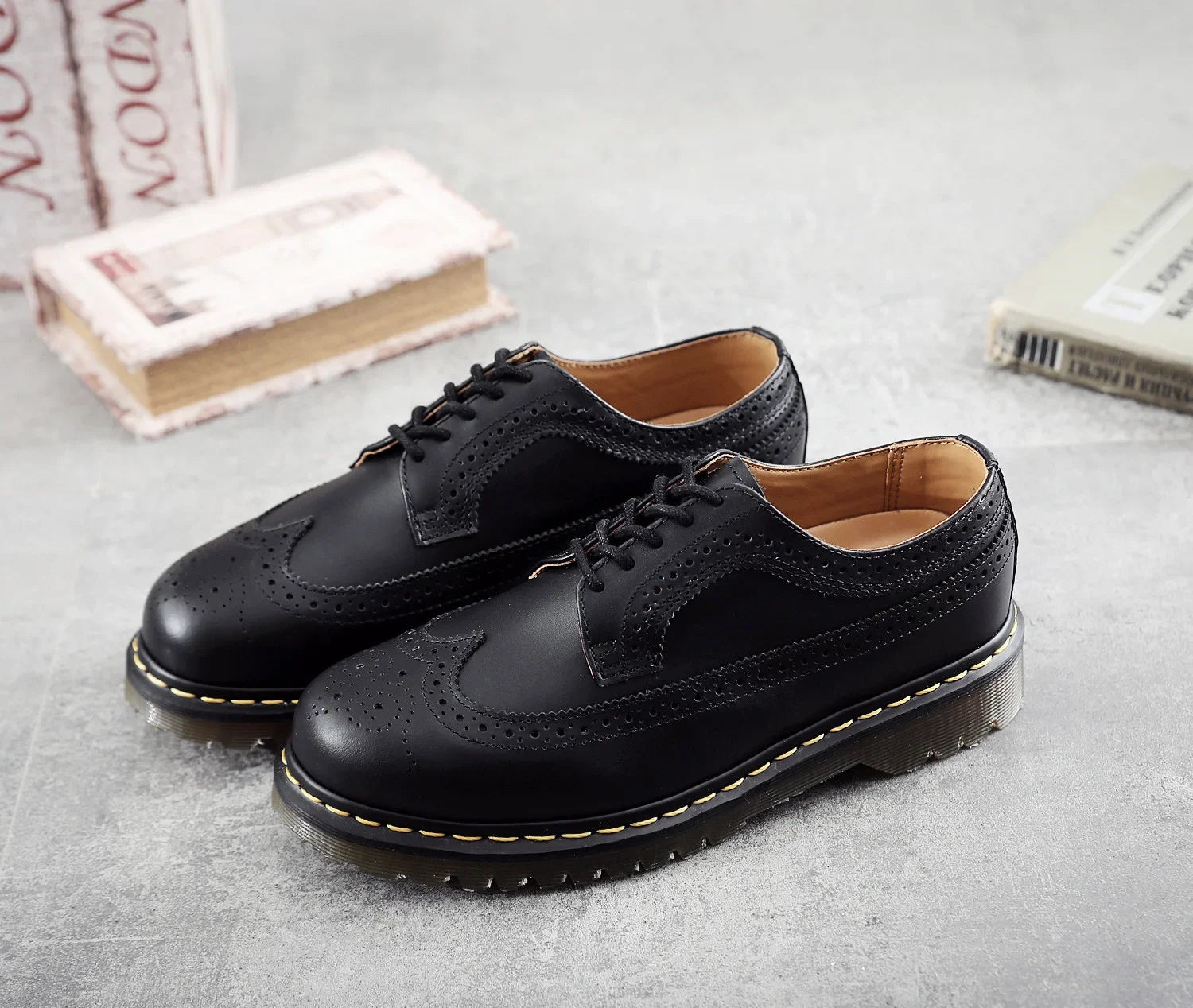 Hot Selling Men Casual Shoes High-quality Classic Business Formal Shoes Wedding Party Office Leather Shoes Big Sizes 35-46