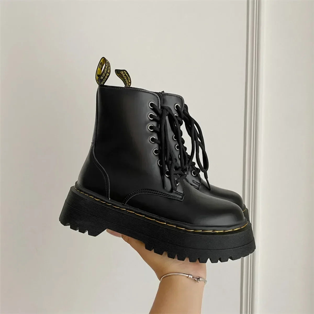 New Women Motorcycle Boots Casual Shoes Woman Leather Minimalist Classic Punk Female Goth Shoes Platform Boots Women Botas Mujer