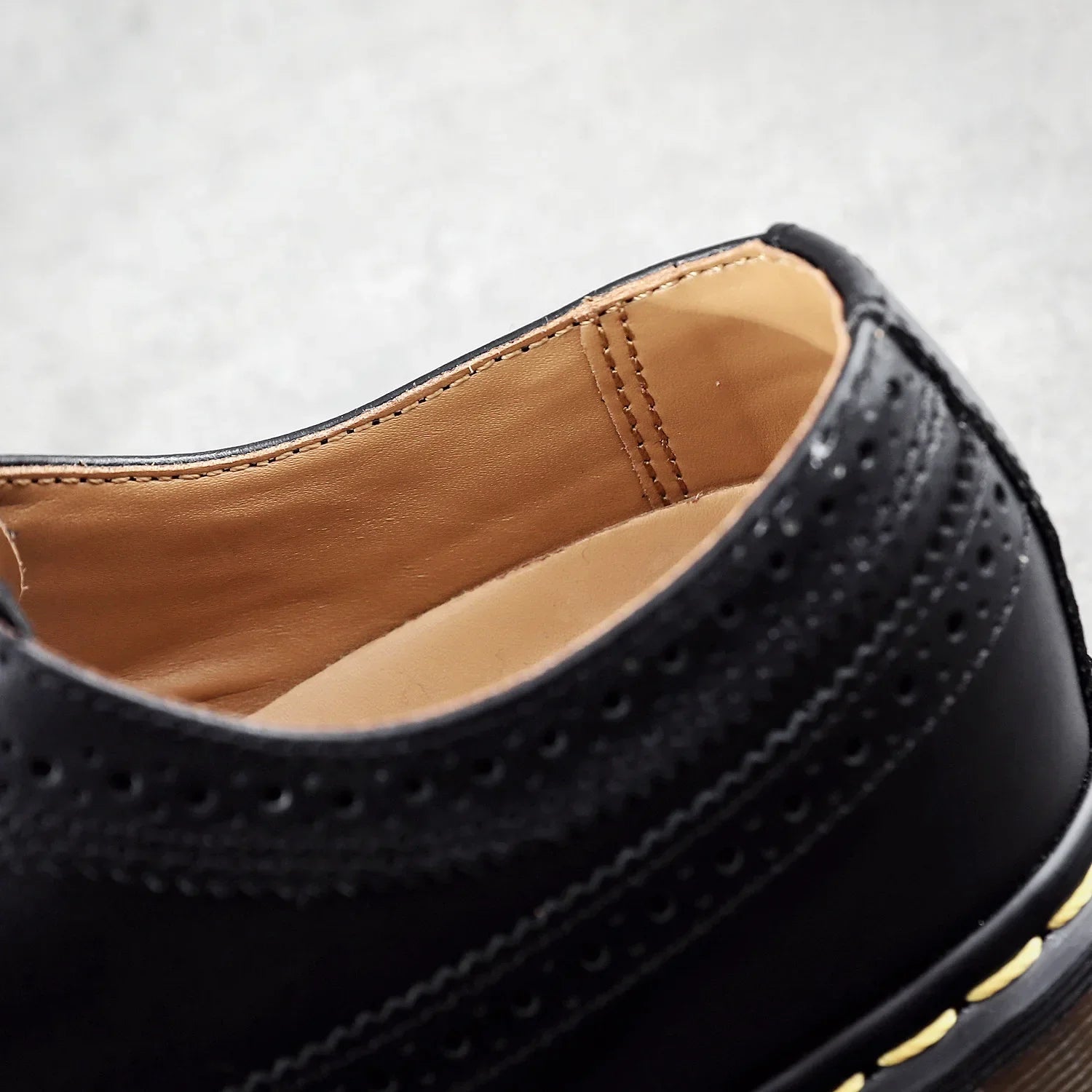 Hot Selling Men Casual Shoes High-quality Classic Business Formal Shoes Wedding Party Office Leather Shoes Big Sizes 35-46