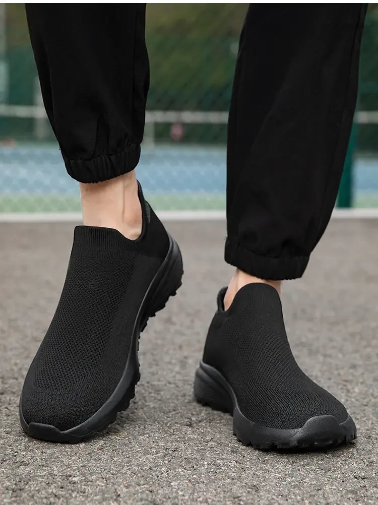 Outdoor Anti Slip Walking Men Shoes Summer Casual Sports Shoes Fashionable and Breathable Tennis Shoes Wide Foot Socks  Sneakers