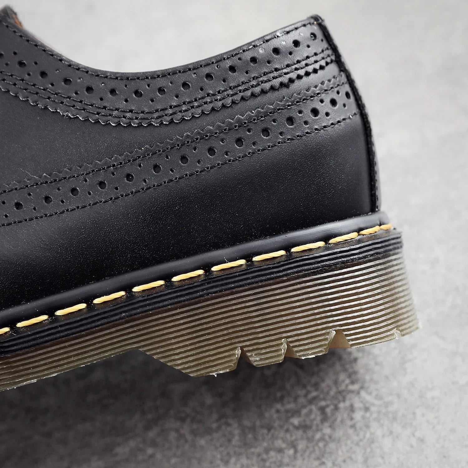 Hot Selling Men Casual Shoes High-quality Classic Business Formal Shoes Wedding Party Office Leather Shoes Big Sizes 35-46