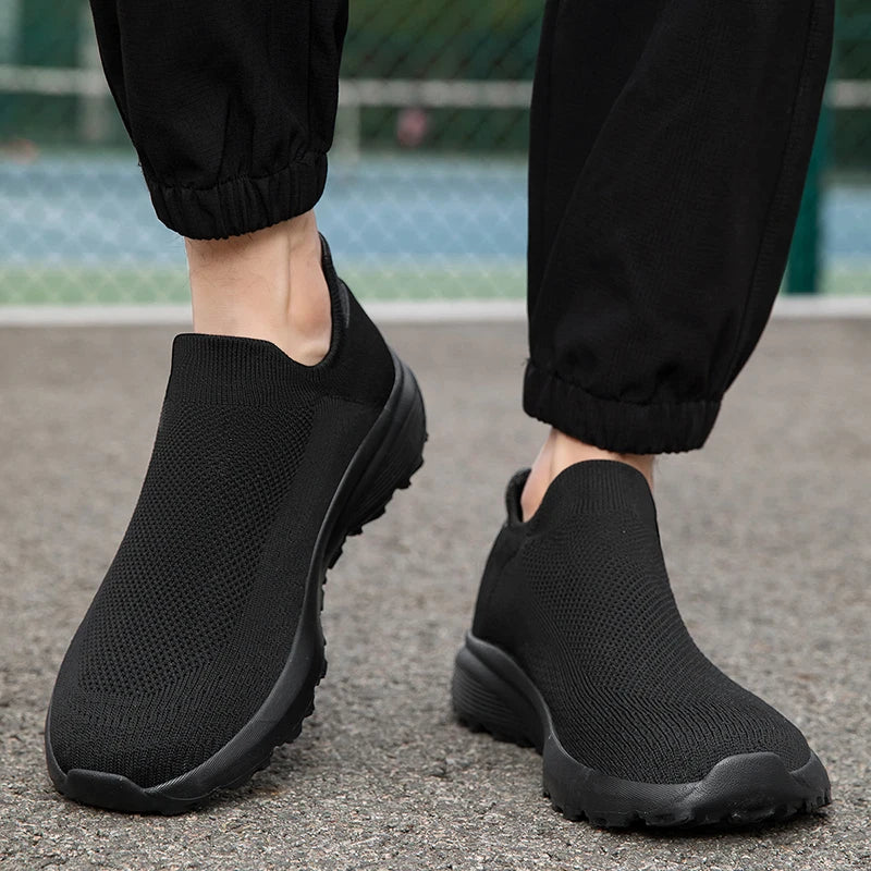 Outdoor Anti Slip Walking Men Shoes Summer Casual Sports Shoes Fashionable and Breathable Tennis Shoes Wide Foot Socks  Sneakers