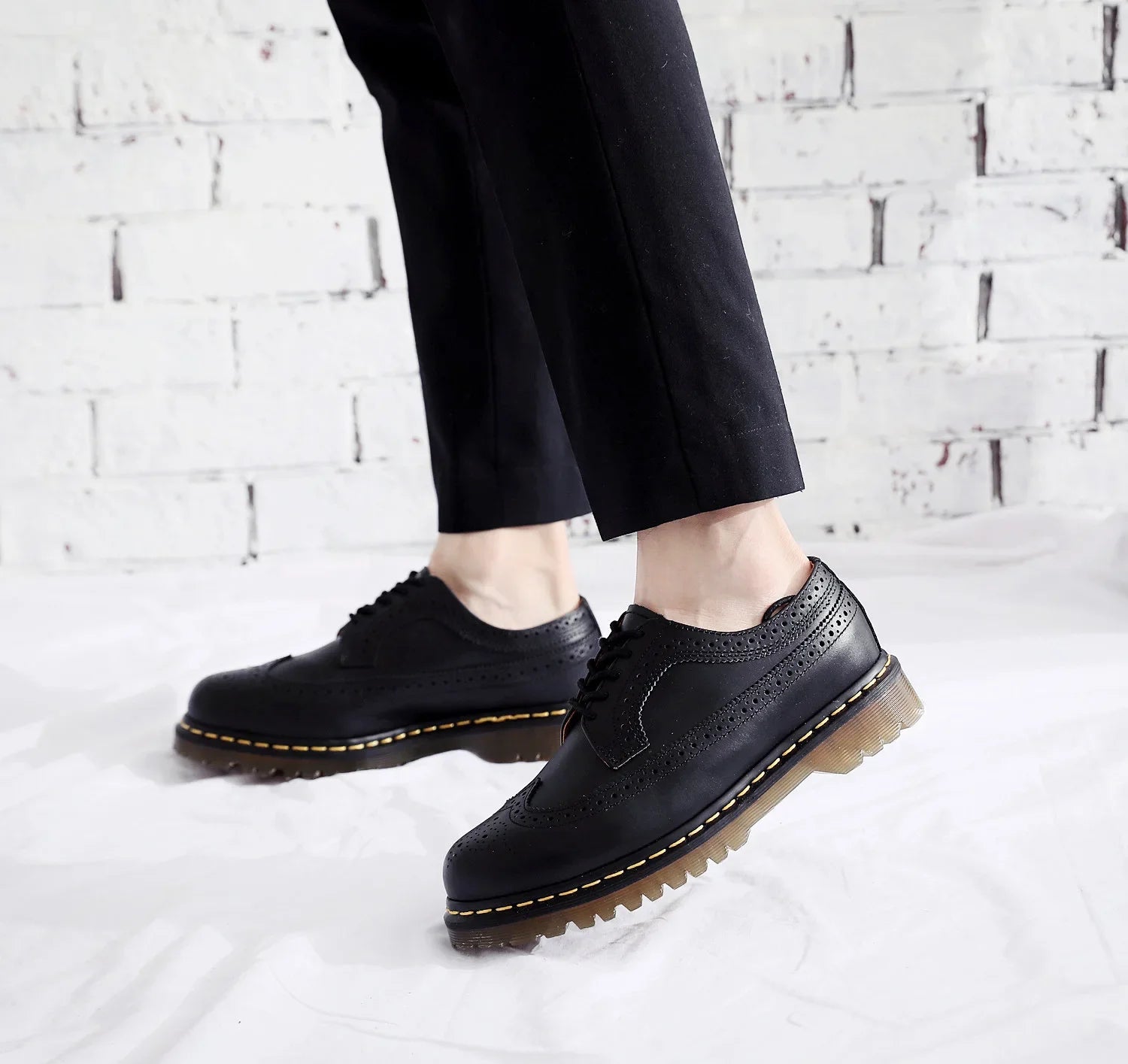 Hot Selling Men Casual Shoes High-quality Classic Business Formal Shoes Wedding Party Office Leather Shoes Big Sizes 35-46