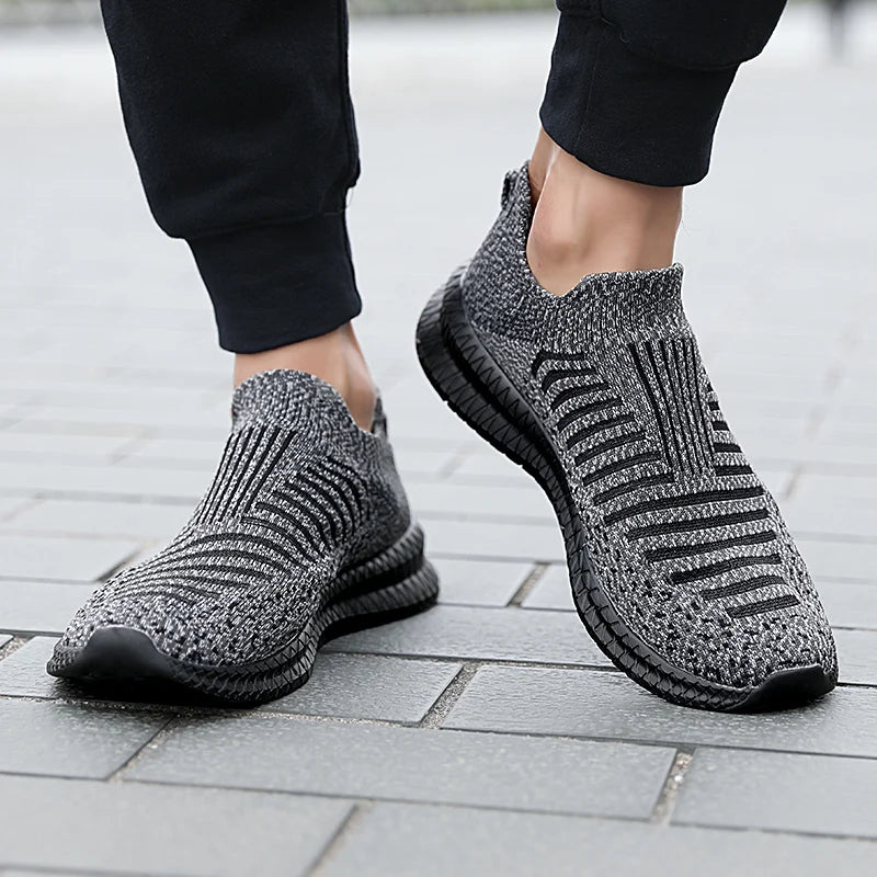 2025 Breathable Men Casual Shoes Lightweight Outdoor Male Walking Shoes Anti-slip Men's Sneakers Slip on Flats Vulcanized Shoes
