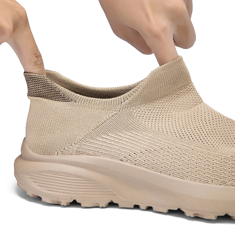 Outdoor Anti Slip Walking Men Shoes Summer Casual Sports Shoes Fashionable and Breathable Tennis Shoes Wide Foot Socks  Sneakers