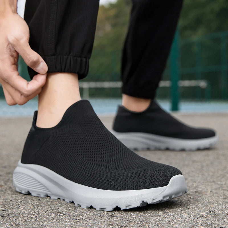 Outdoor Anti Slip Walking Men Shoes Summer Casual Sports Shoes Fashionable and Breathable Tennis Shoes Wide Foot Socks  Sneakers